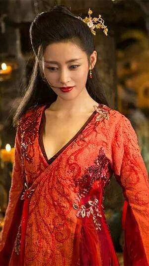 十大最美古裝紅衣女神，劉亦菲仙氣十足，趙麗穎高冷霸氣
