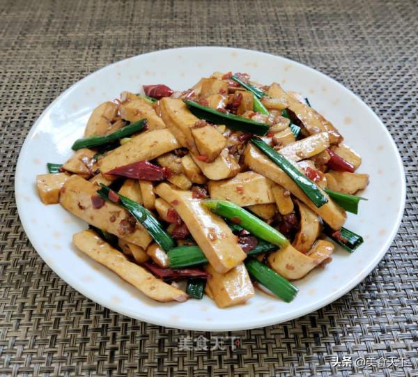 香乾像我這樣炒，兩碗米飯都不夠吃