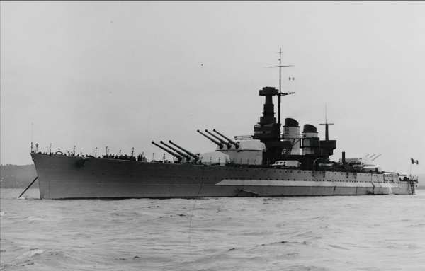 二戰時期的英國和義大利，誰的綜合實力更強？