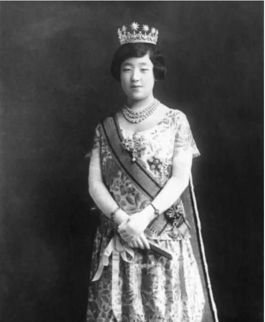 日本皇室獨特的傳承王冠,雅子紀子妯娌倆都戴過,只因後者有兒子 日本皇室獨特的傳承王冠,雅子紀子妯娌倆都戴過,只因後者有兒子