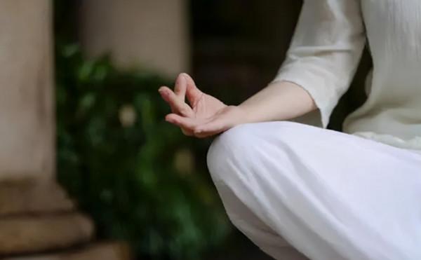 王芝霞:中年頓悟歸隱終南山,45年不見家人,自稱能與佛祖對話 王芝霞:中年頓悟歸隱終南山,45年不見家人,自稱能與佛祖對話