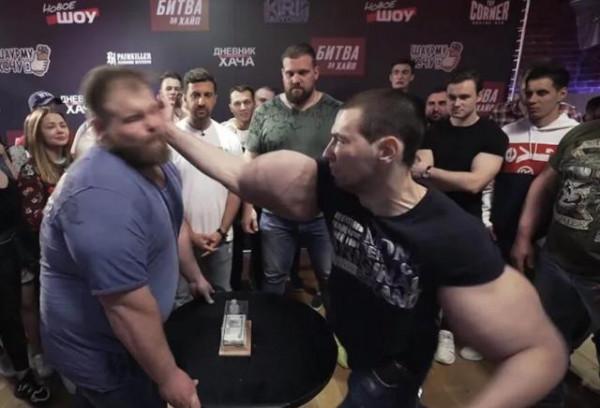 “俄羅斯大力水手”，61釐米手臂面臨手術，否則將有截肢風險