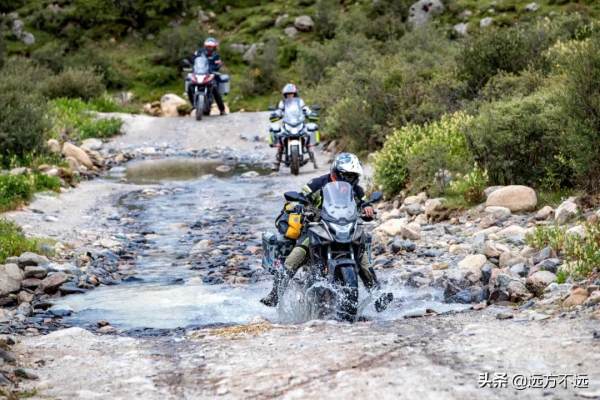 挑戰薩普神山！本田CB400X騎行西藏絕世秘境