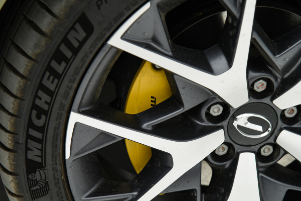 2021年終盤點：從凡爾賽到影豹，今年哪些新車充滿了爭議？