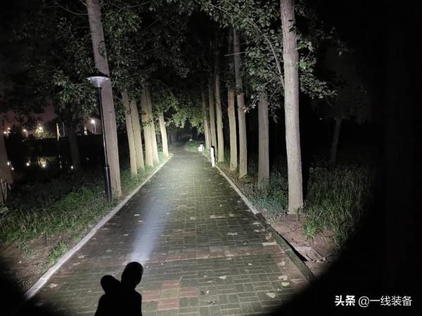 評測 | Fenix C7直充戶外手電，一起來看看第三代升級版的誠意