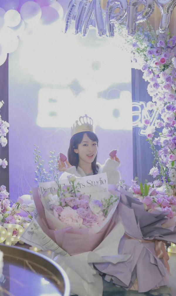 楊紫生日圖,狀態不錯 楊紫生日圖,狀態不錯