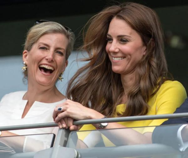 凱特王妃背後的女人!不帶梅根玩兒的小團體 凱特王妃背後的女人!不帶梅根玩兒的小團體