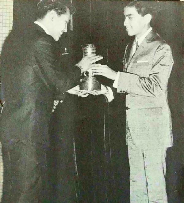 西哈莫尼國王從小就相貌漂亮，他是最英俊的國王，沒有之一