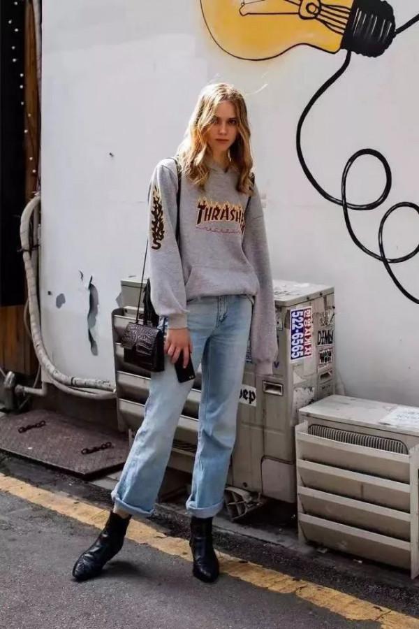 是時候穿衛衣了!2021秋天流行這4款,時尚又顯瘦,照著穿美炸了 是時候穿衛衣了!2021秋天流行這4款,時尚又顯瘦,照著穿美炸了