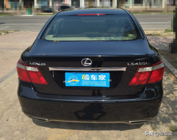 15年的車該報廢了？雷克薩斯除外！這輛LS開了15年還值20多萬