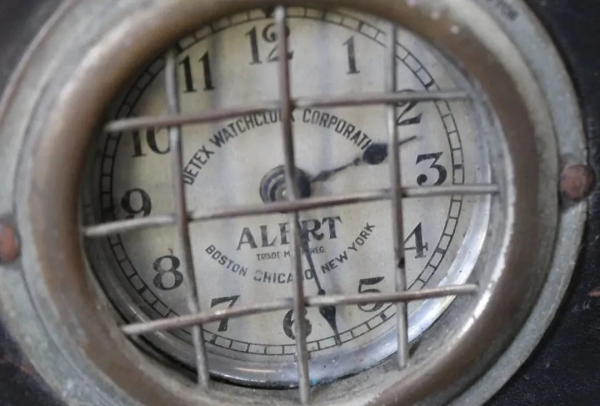 巡邏鐘的故事 | The watchman is watching you