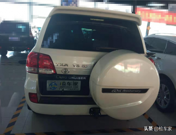 V8的豐田陸巡太罕見！開了11年還能賣50萬，可以買兩輛同年的X5