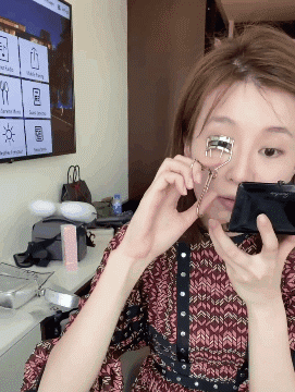 新手化妝別貪多!記住這4個步驟,5分鐘就能讓你“光彩照人” 新手化妝別貪多!記住這4個步驟,5分鐘就能讓你“光彩照人”