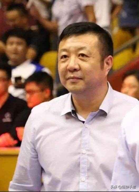 人物|漂泊一生輾轉多隊,中國籃壇“矮子傳奇”——張勇 人物|漂泊一生輾轉多隊,中國籃壇“矮子傳奇”——張勇