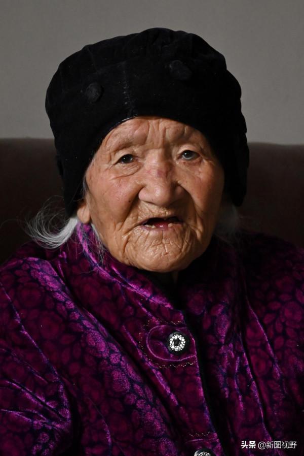 104歲長壽奶奶，每天喝2兩小酒，下酒菜比較簡單，看看她愛吃啥