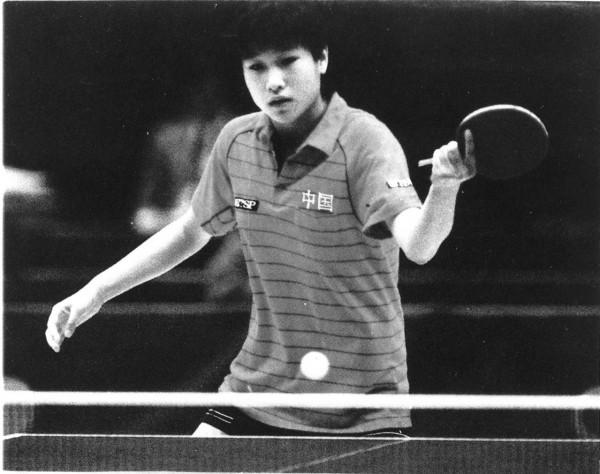 退出國家隊加入日本籍，戰勝鄧亞萍狂喊“呦西”，她是否該被原諒