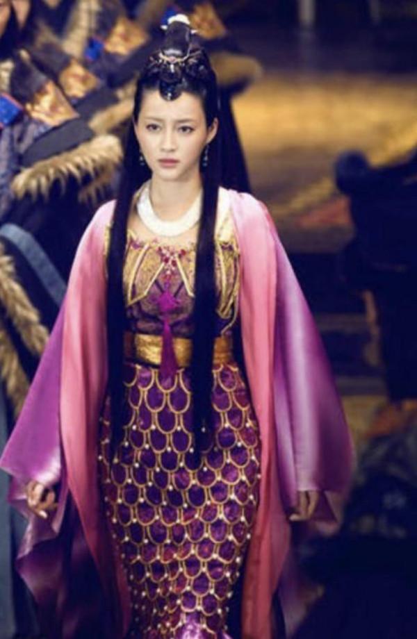 同樣是演美人魚，鍾麗緹董璇驚豔，楊冪辣眼，甘婷婷像&OpenCurlyDoubleQuote;水鬼&rdquo;