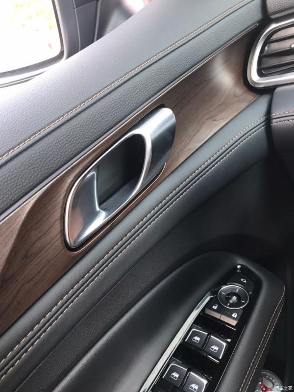 自駕遊首選—福特領裕