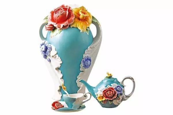 瓷器花樣新玩法,美得讓人目不轉睛。(法藍瓷) 瓷器花樣新玩法,美得讓人目不轉睛。(法藍瓷)