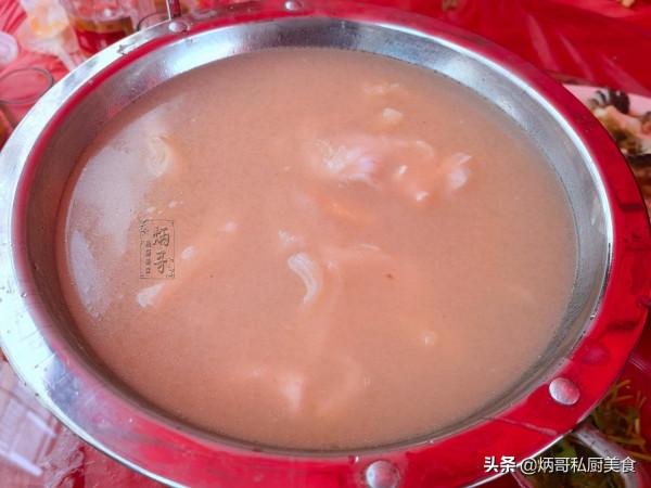 福建農村喜宴，土廚師真廚藝，親友都誇：這菜比大酒店實在還好吃