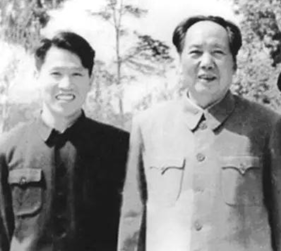 李銀橋離開中南海時，毛主席因不捨淚流滿面，主席為何非要調走他