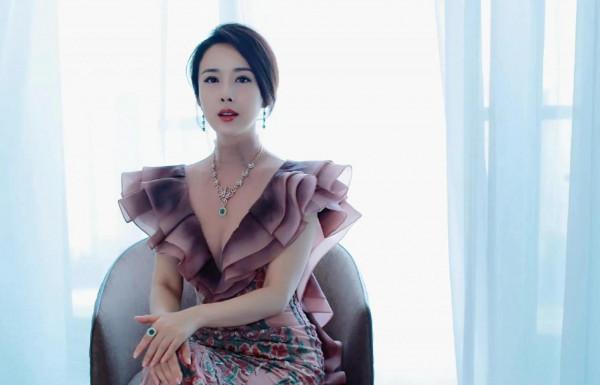 顏丹晨氣質桌布 顏丹晨氣質桌布