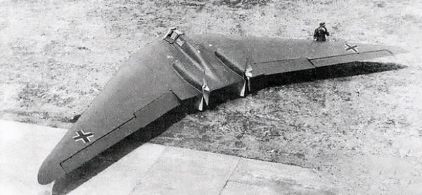 人類歷史上第一架無尾飛翼噴氣式戰鬥轟炸機——Ho-229飛翼轟炸機 人類歷史上第一架無尾飛翼噴氣式戰鬥轟炸機——Ho-229飛翼轟炸機