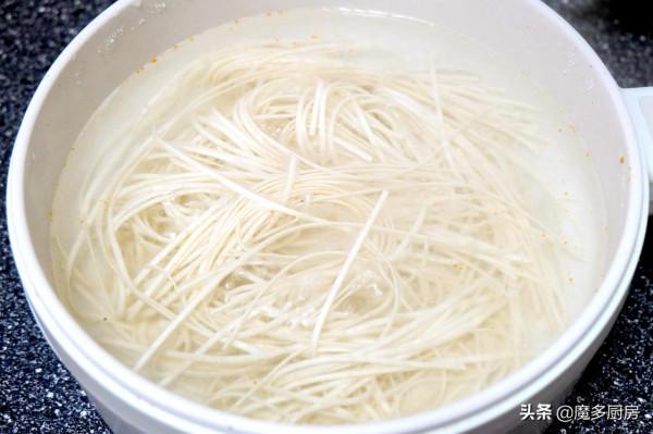 曬曬全職媽媽的一人食，自制重慶小面和檸檬蝦，一口麻辣真過癮