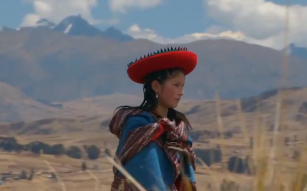 1999年,考古隊登6700米山頂,發現冰凍500年少女,面貌完好彷彿睡著 1999年,考古隊登6700米山頂,發現冰凍500年少女,面貌完好彷彿睡著