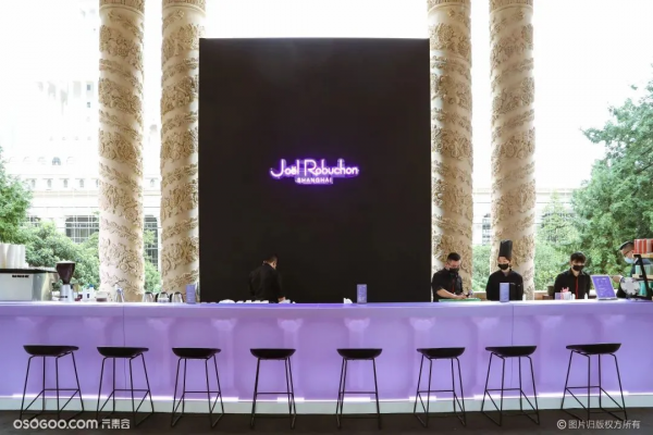 這不僅僅是一場時尚人的秀,更是年輕人的嘉年華 這不僅僅是一場時尚人的秀,更是年輕人的嘉年華