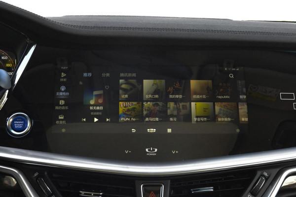 車長近5米，搭載1.5T插電式混動，售價16.98萬，體驗博瑞ePro