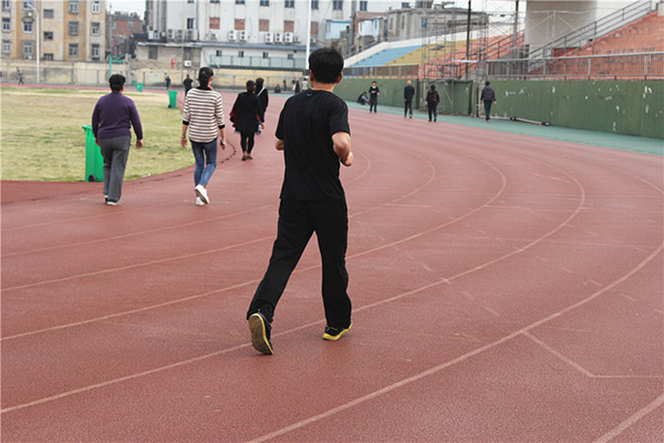 每天跑5公里和隔天跑10公里，哪種方式更健康？來看看