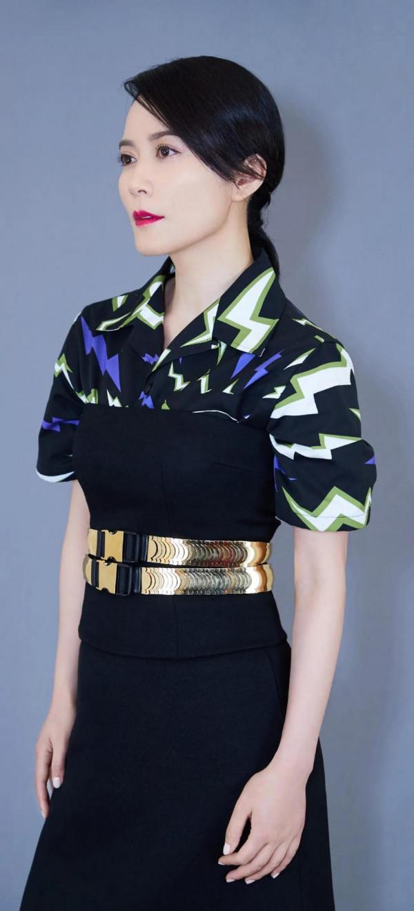 “凍齡女神”俞飛鴻到底有多美