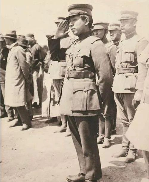 中原大戰,張學良為何要入關助蔣?看看蔣介石花了多少錢就知道了 中原大戰,張學良為何要入關助蔣?看看蔣介石花了多少錢就知道了