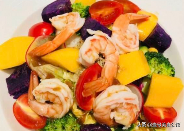 分享一款芒果鮮蔬炒蝦仁，果味濃郁，甜鮮味美，吃了一次還想吃