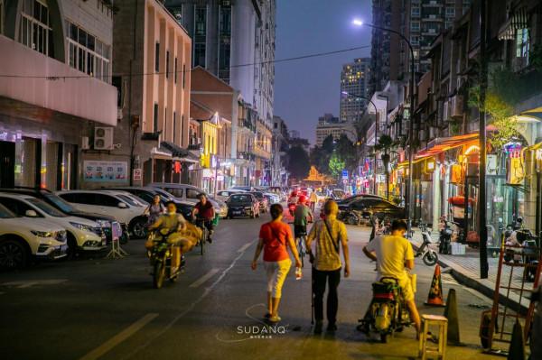 武漢的這座火車站堪稱“中國第一”,站前街道不簡單,曾是租界區 武漢的這座火車站堪稱“中國第一”,站前街道不簡單,曾是租界區