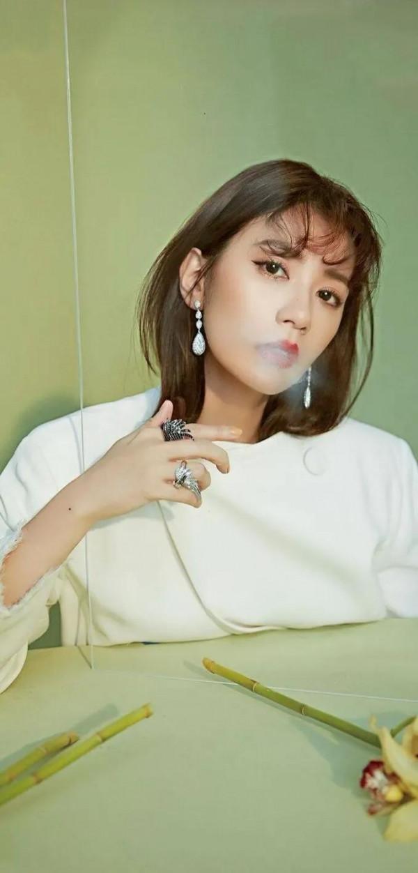 有喜歡賈靜雯的嗎？真的是很有靈氣，她演的趙敏無人超越