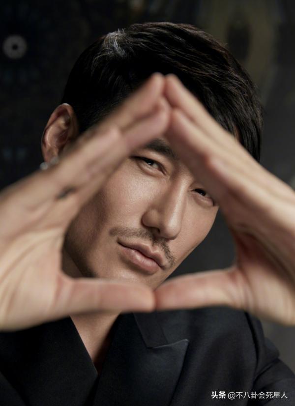 僵硬浮腫，像男芭比，中年男星動臉簡直是“災難現場”