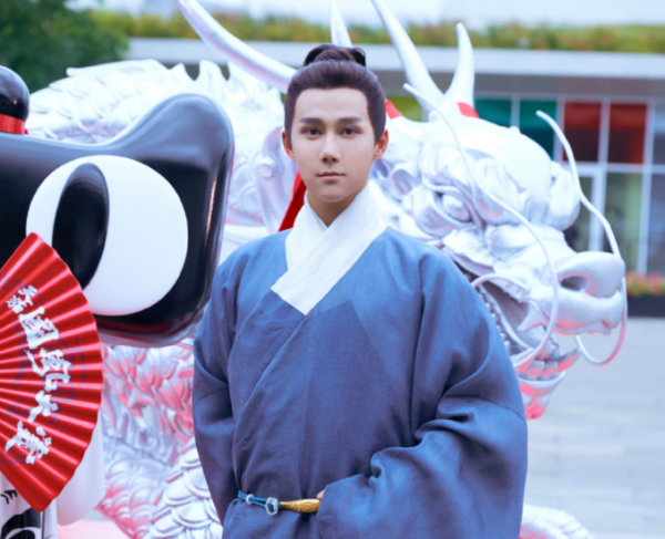 難怪都說《玉樓春》男主讓人記不住，他跟白鹿都演過3部劇了