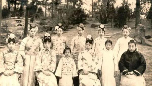 中國最後的格格，末代皇帝溥儀的七個妹妹，下場都如何？