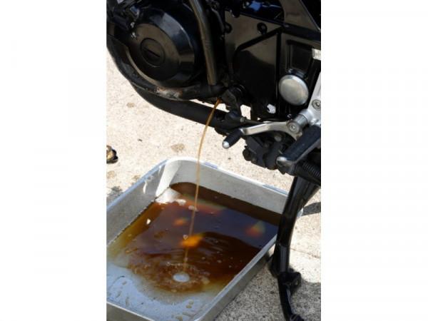 動手保養水冷式摩托車引擎的冷卻系統