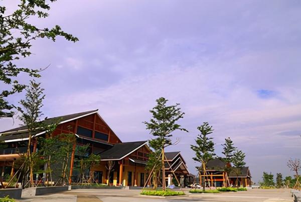 廣西又一景區走紅，全景區由18座大小嶺組成，距市中心30分鐘車程