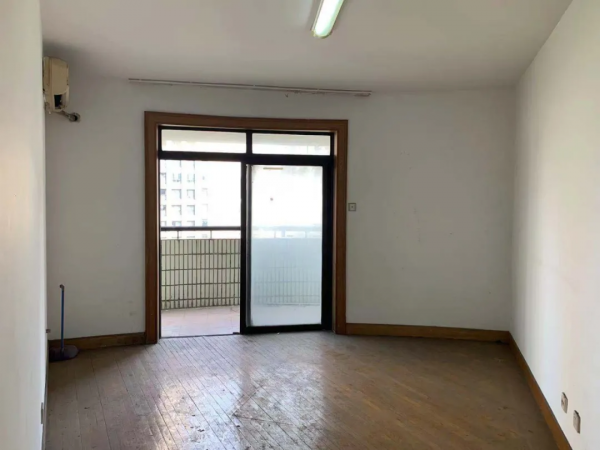 震撼!改造奇葩戶型老舊房,成功逆襲變“歐式殿堂” 震撼!改造奇葩戶型老舊房,成功逆襲變“歐式殿堂”