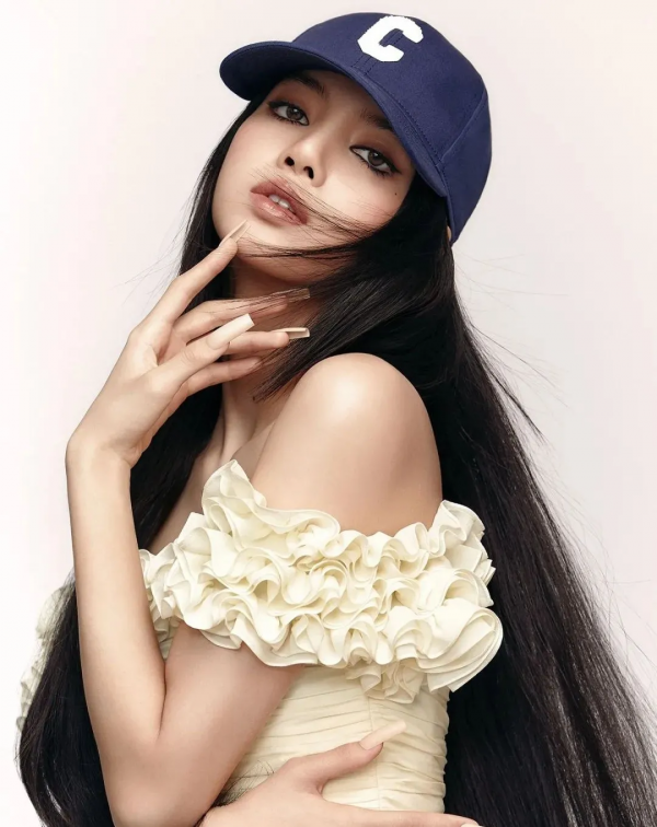 BLACKPINK拍封面被嘲&OpenCurlyDoubleQuote;摳圖打假現場&rdquo;？網友：韓國雜誌你沒有心