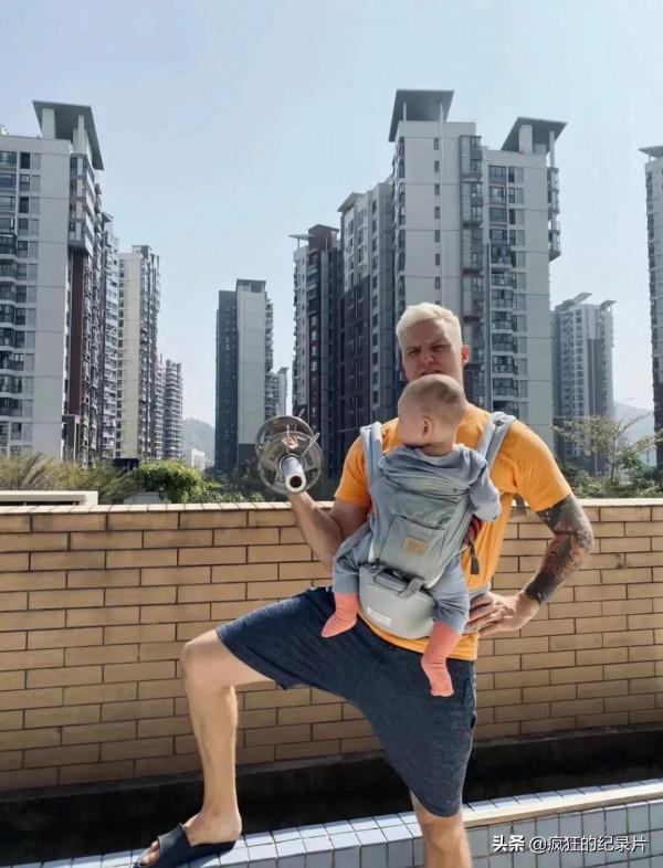 俄羅斯暖男“遠嫁”中國,每天只有10塊零花錢,不料他卻感激涕零 俄羅斯暖男“遠嫁”中國,每天只有10塊零花錢,不料他卻感激涕零