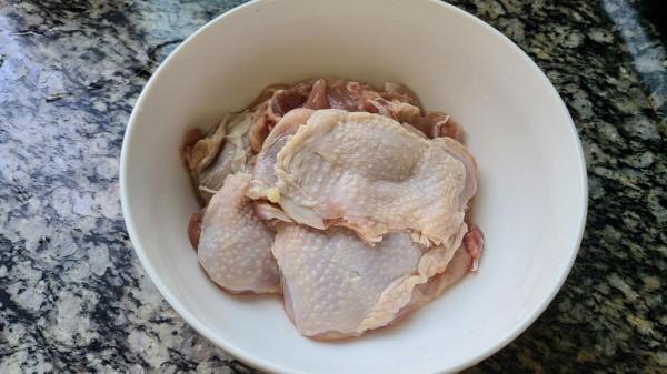 雞腿別直接燉,廣東人教我一個做法,美味好吃,每次都吃光 雞腿別直接燉,廣東人教我一個做法,美味好吃,每次都吃光
