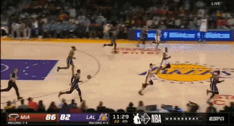 威少25+12+14表現