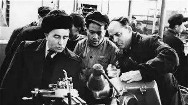 1969年朝鮮擊落美國偵察機,尼克松暴跳如雷後,美國為何認慫了? 1969年朝鮮擊落美國偵察機,尼克松暴跳如雷後,美國為何認慫了?