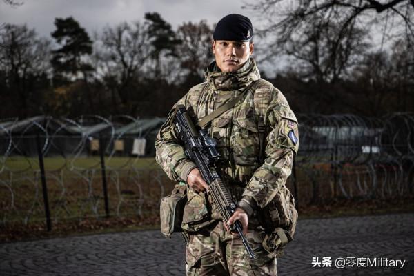 水積成川：車臣戰爭中被擊毀的T-72B坦克 採訪軍犬的波蘭女記者