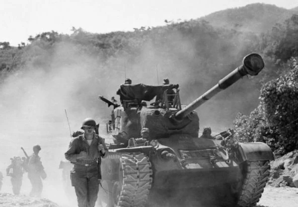 軍首長急尋特等功臣，清潔工身份被曝光，毛主席：沒想到你還活著